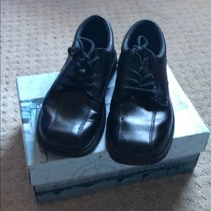 Sperry boys size 12 black dress shoe